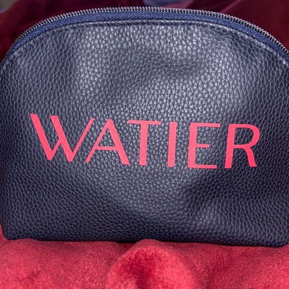 Holt Renfrew Large toiletry bag - Picture 4 of 10